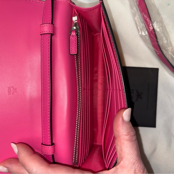 MCM Hot Pink NWT Patricia Continental Crossbody Wallet On Chain Purse *RARE* - Picture 7 of 11